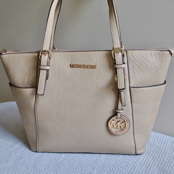 NWOT Michael Kors Jet Set Beige Bag - Picture 3 of 7